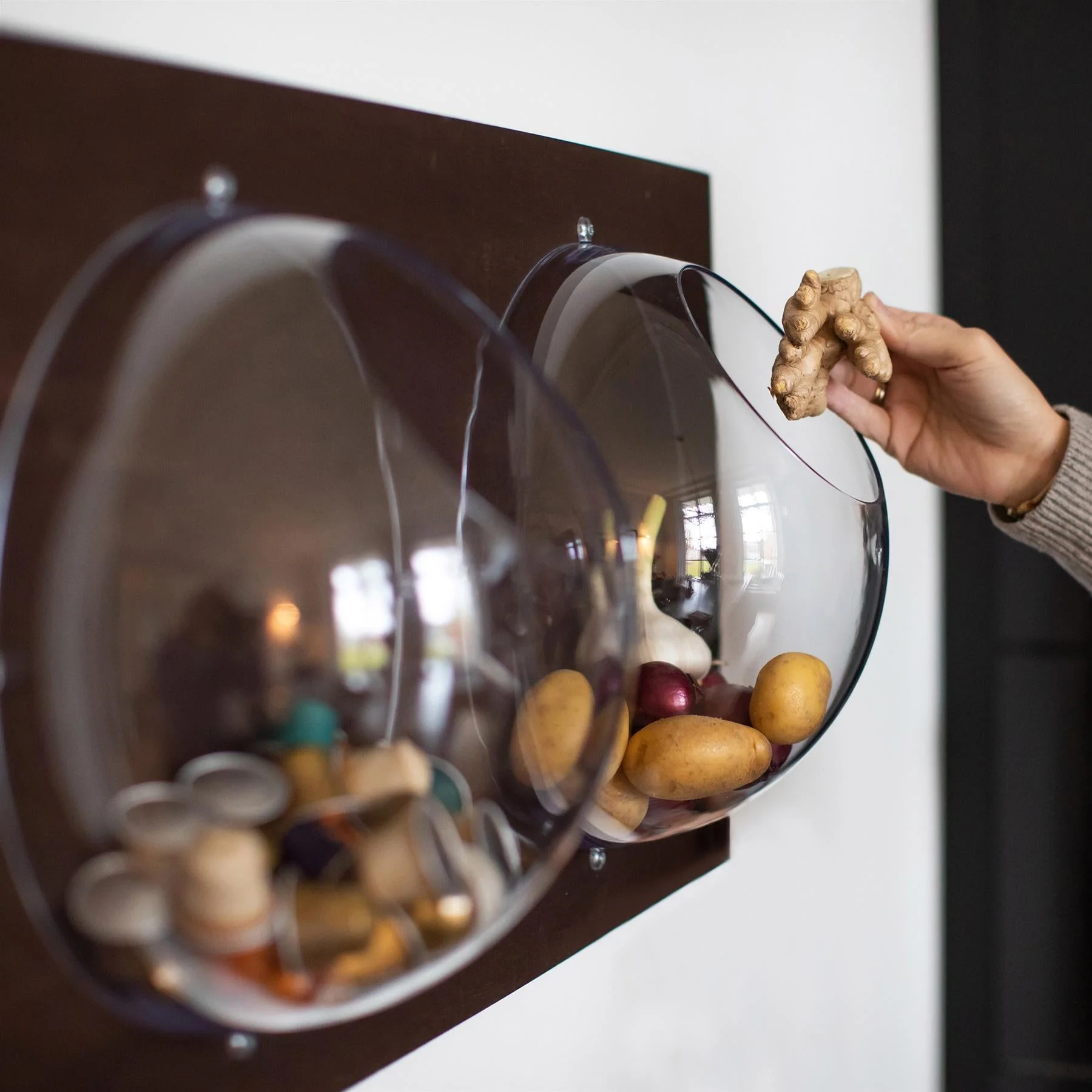 2 X Wall Mounted Fruit Bowls - Image 3