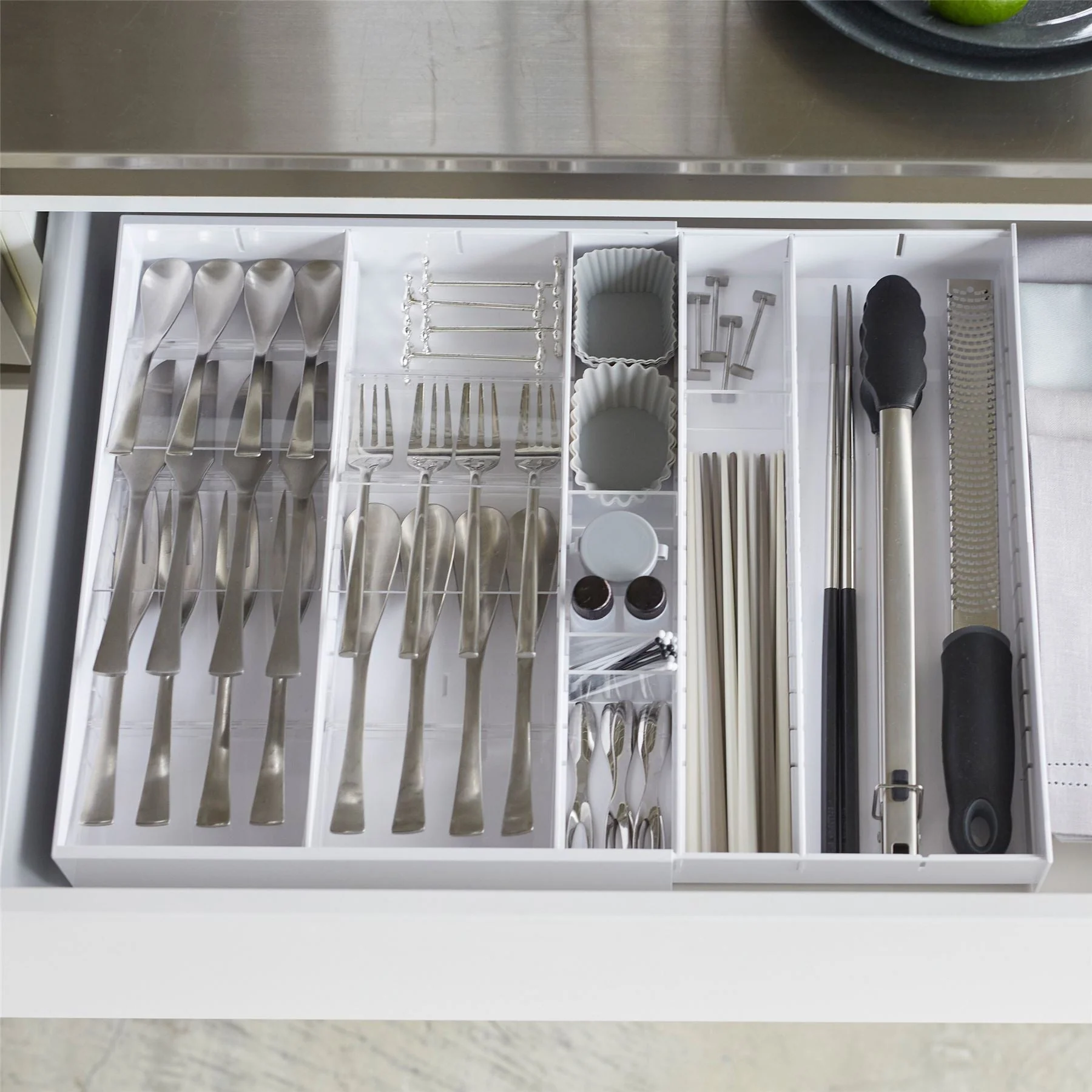 Extendable Cutlery Organiser - Tower