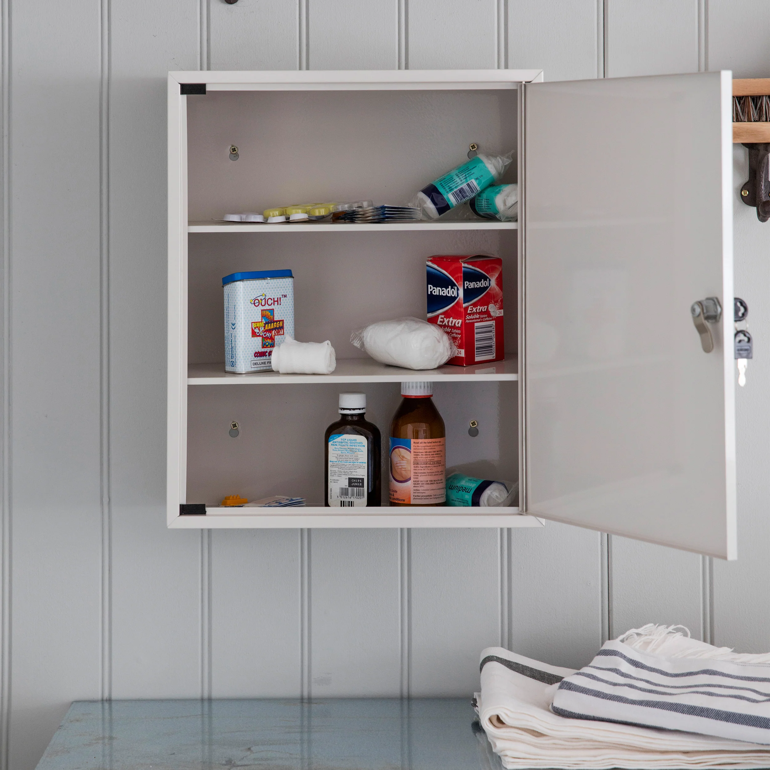 First Aid Cabinet Wall Mounted - Image 3