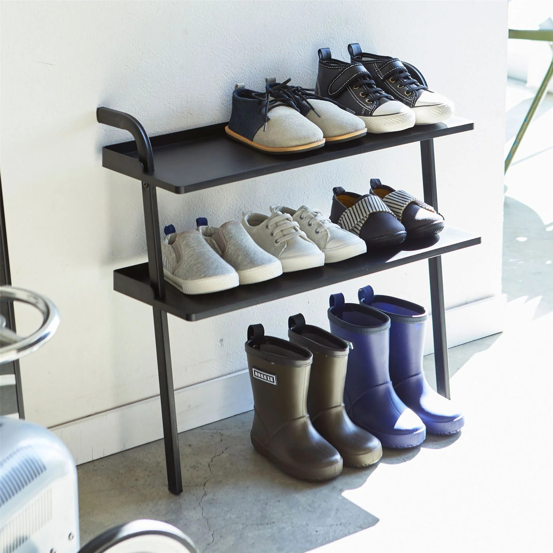 Kid's Leaning Shoe Rack