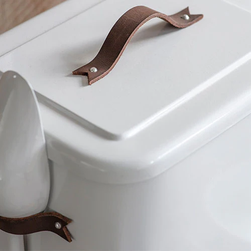Pet Food Storage Bin With Scoop - Image 3